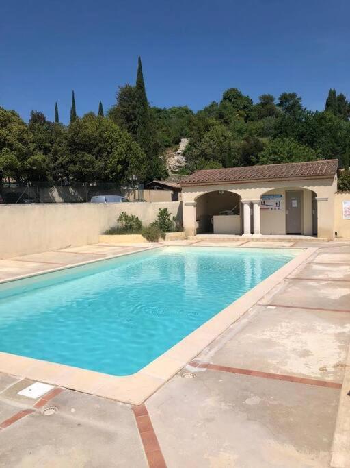 Апартаменти Le Provence Avec Piscine, Climatisation Et Parking Юзес Екстер'єр фото